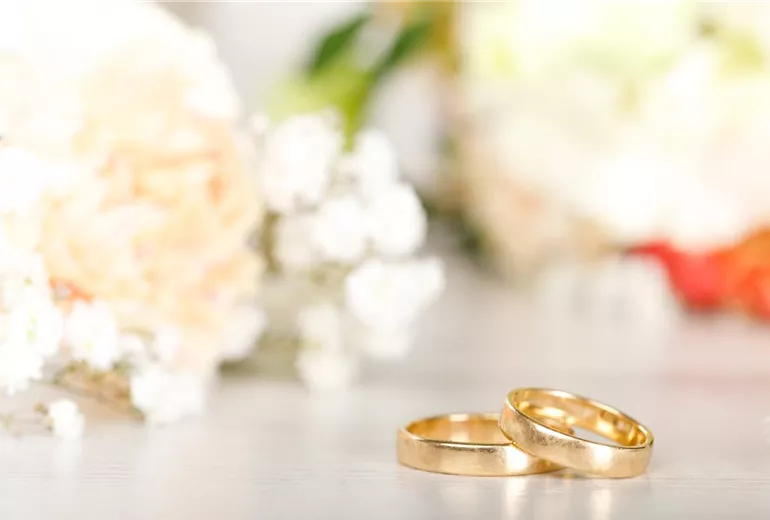 Floristische Tischdekoration mit Eheringen