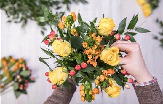 Blumendekoration leicht gemacht: Schnittblumen arrangieren easy going Blumendekoration leicht gemacht: Schnittblumen arrangieren easy going